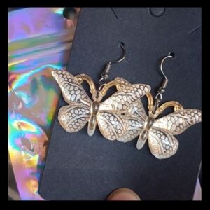 ♥️B Individually $10 Or Bundle 4/$20 Cream And Gold Butterfly Earrings